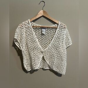 Vintage 90’s Women's white Crochet Top sweater